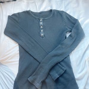 BRANDY MELVILLE / Long sleeve w/ buttons / Charcoal/ Small